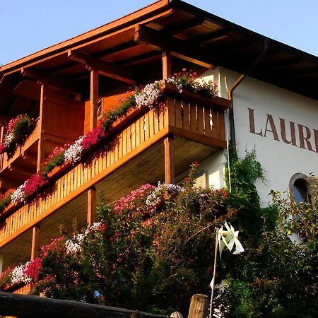 Pension Laurin Scena Exterior foto
