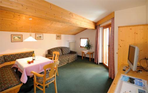 Pension Laurin Scena Exterior foto