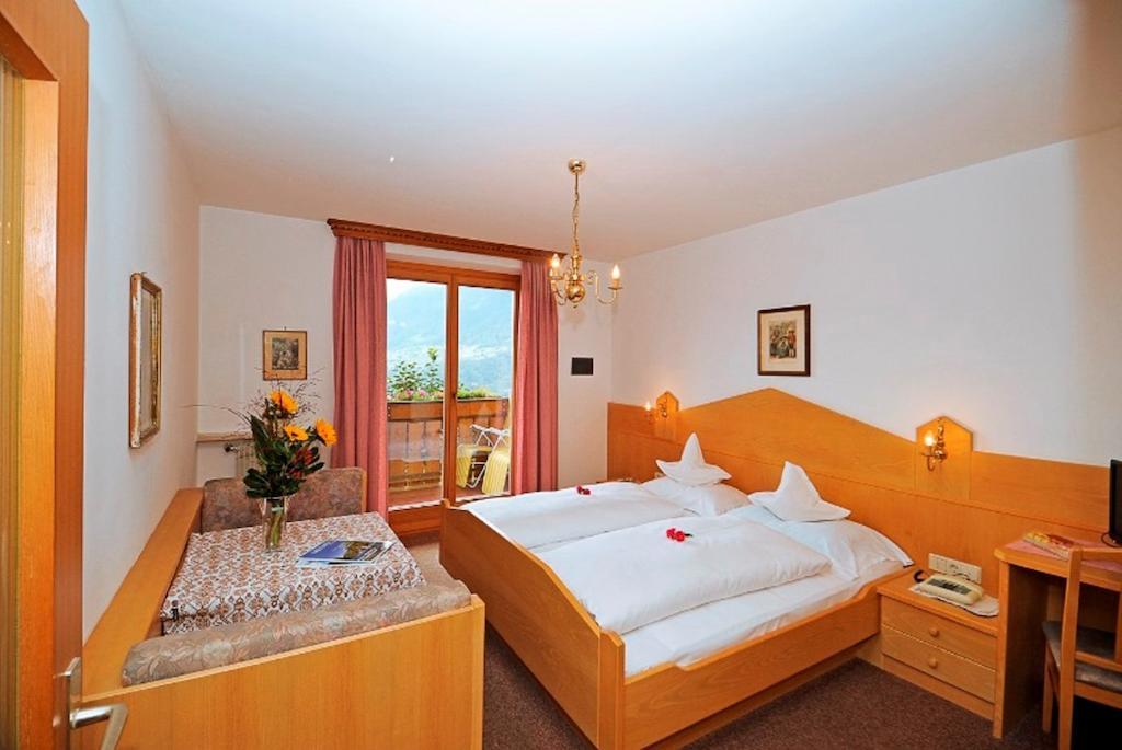 Pension Laurin Scena Exterior foto